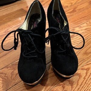 Dollhouse Black and gold Lace Up Suede platform shoe boot